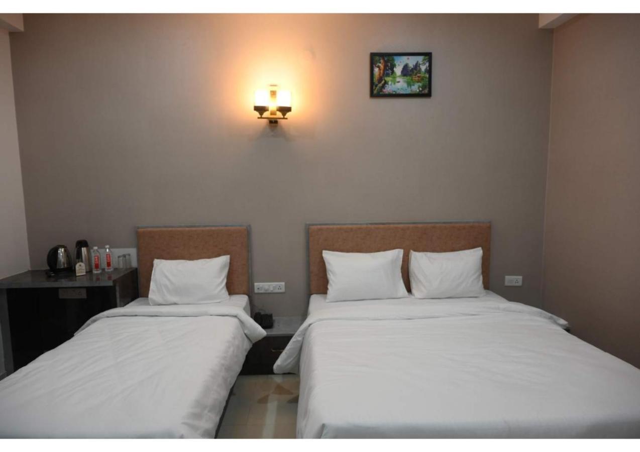 Hotel Ganga Kaveri พาราณสี ภายนอก รูปภาพ